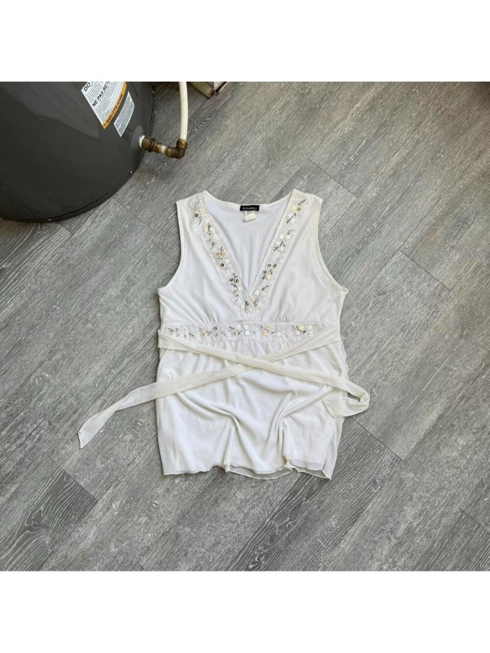 White / Gold / Silver Toned Vintage Le Château Sequins Y2K Tank Top